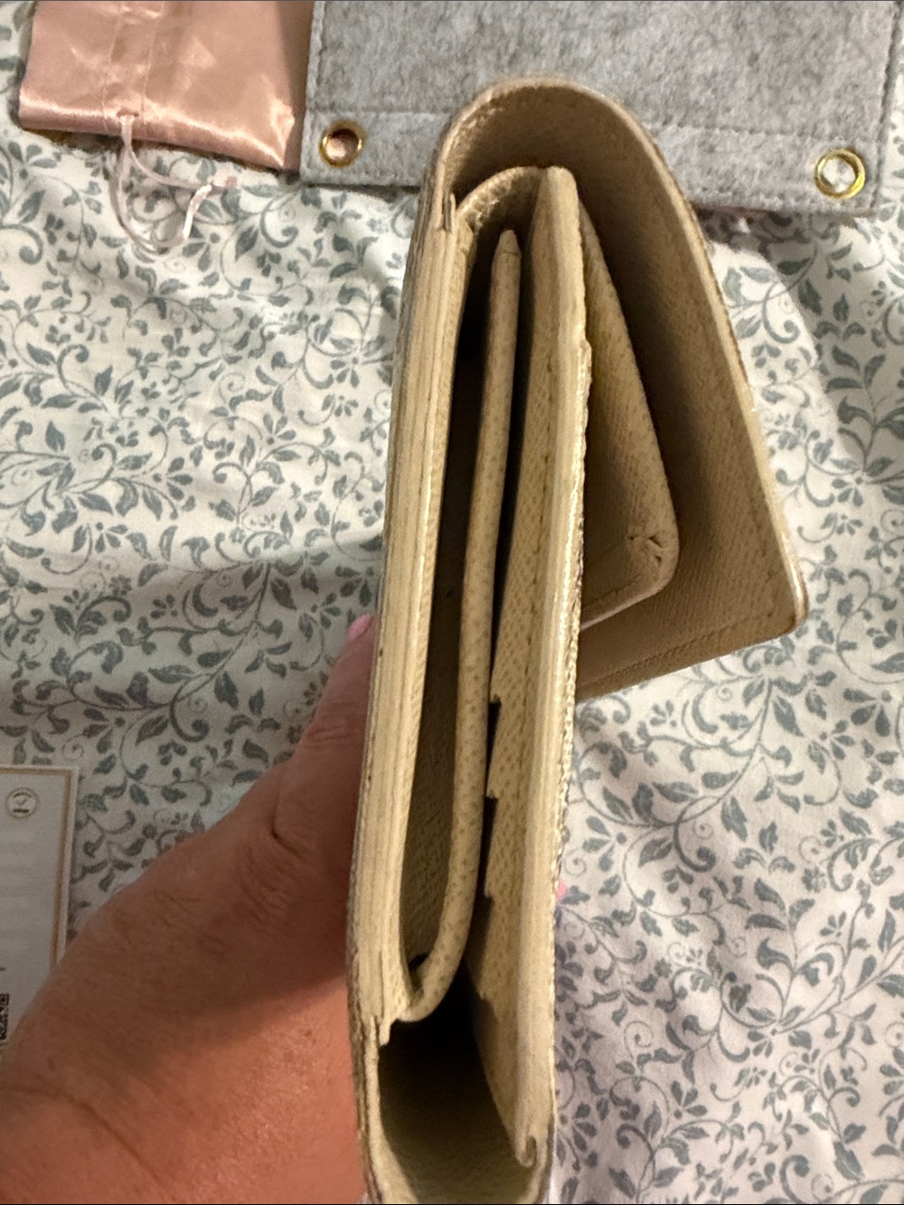 Louis Vuitton Damier Azur Sarah Wallet - Picture 5 of 9